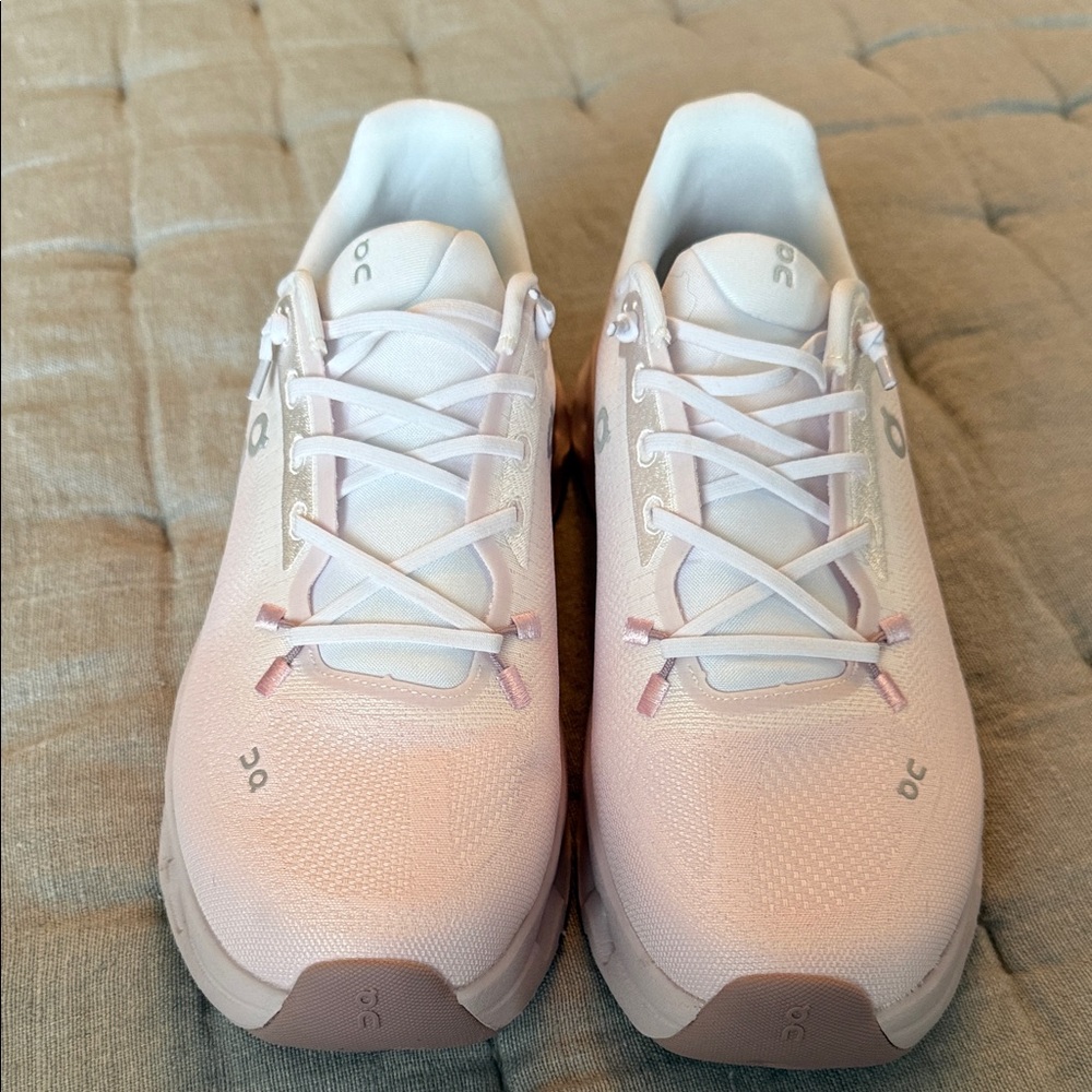 On Running sized for men 8 Light Pink Cloud Sneakers - Picture 7 of 7
